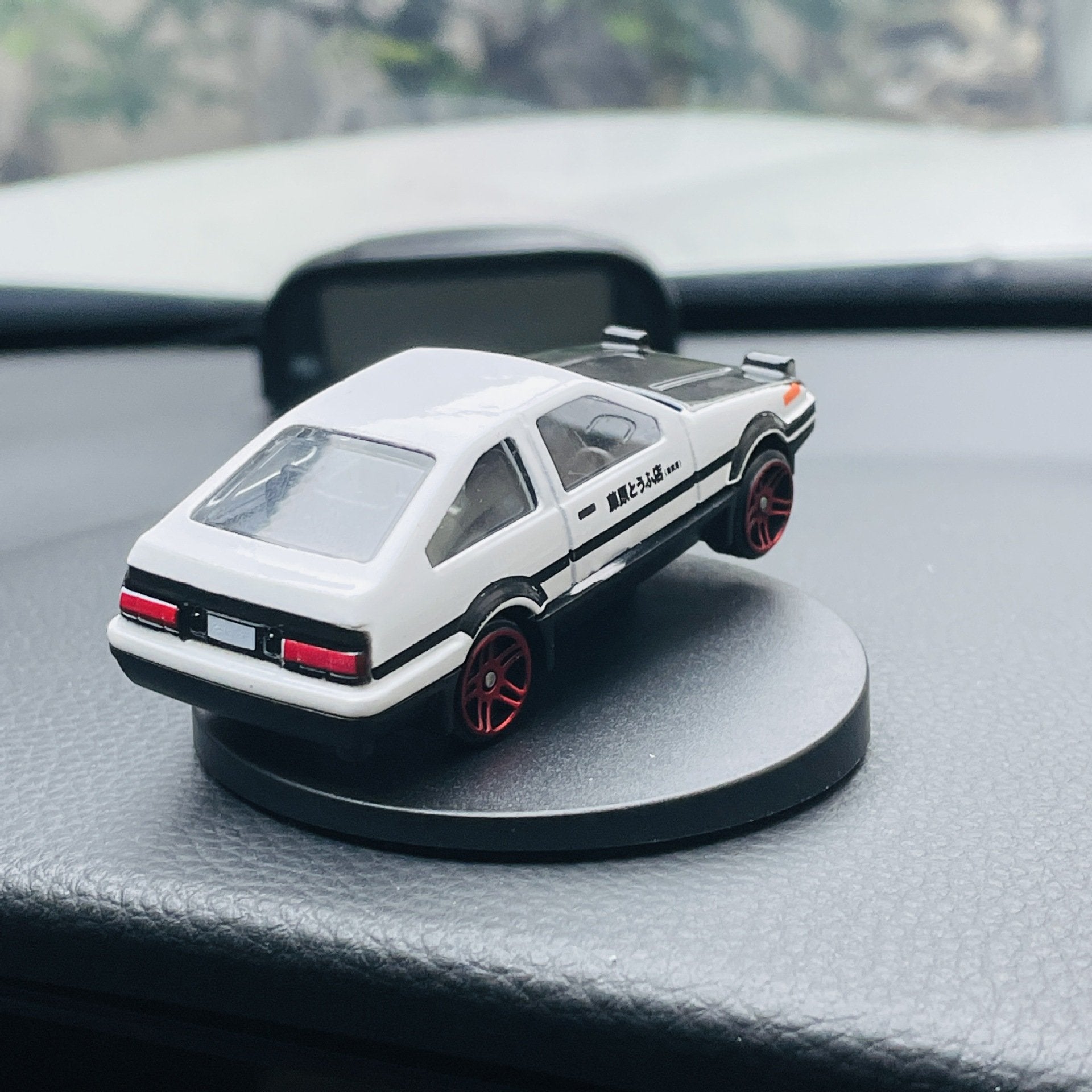 🌟 Alloy Car Model AE86 Drift Tail Spin Car Ornament 🌟